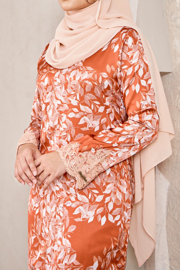 Maliqa Luxe Kurung - Brick Orange